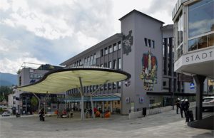 Radhaus Imst met busstation