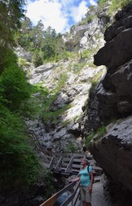 imponerende rotsen in de Rosengartenschlucht